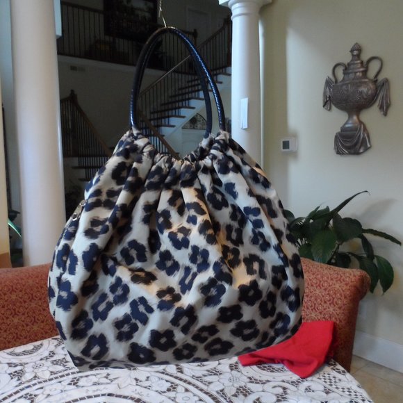 Red Valentino Leopard Print Beige/Black Tote Bag w/Leather Trim - Picture 3 of 16